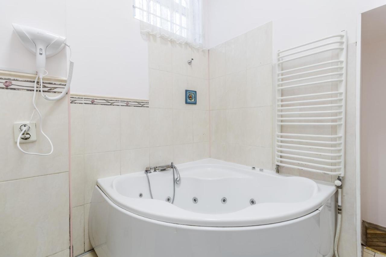 Striltsiv Apartment Lviv Eksteriør billede